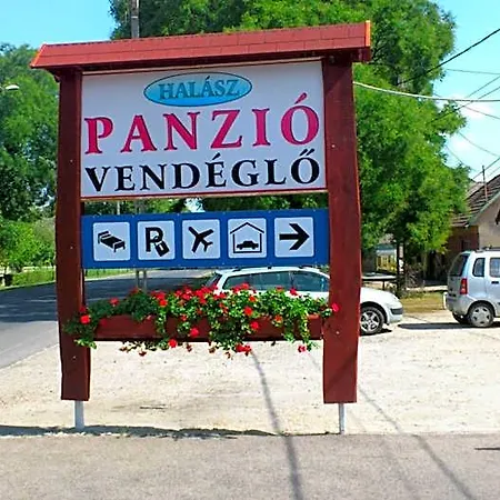 ホテル Halasz Airport Panzio